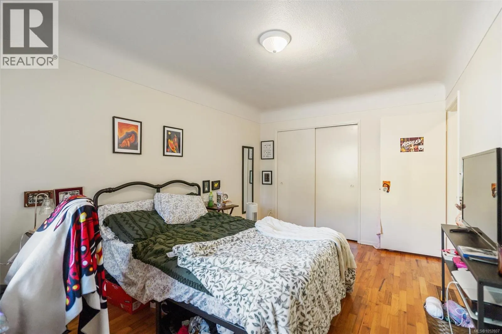 546-548 Linden Ave