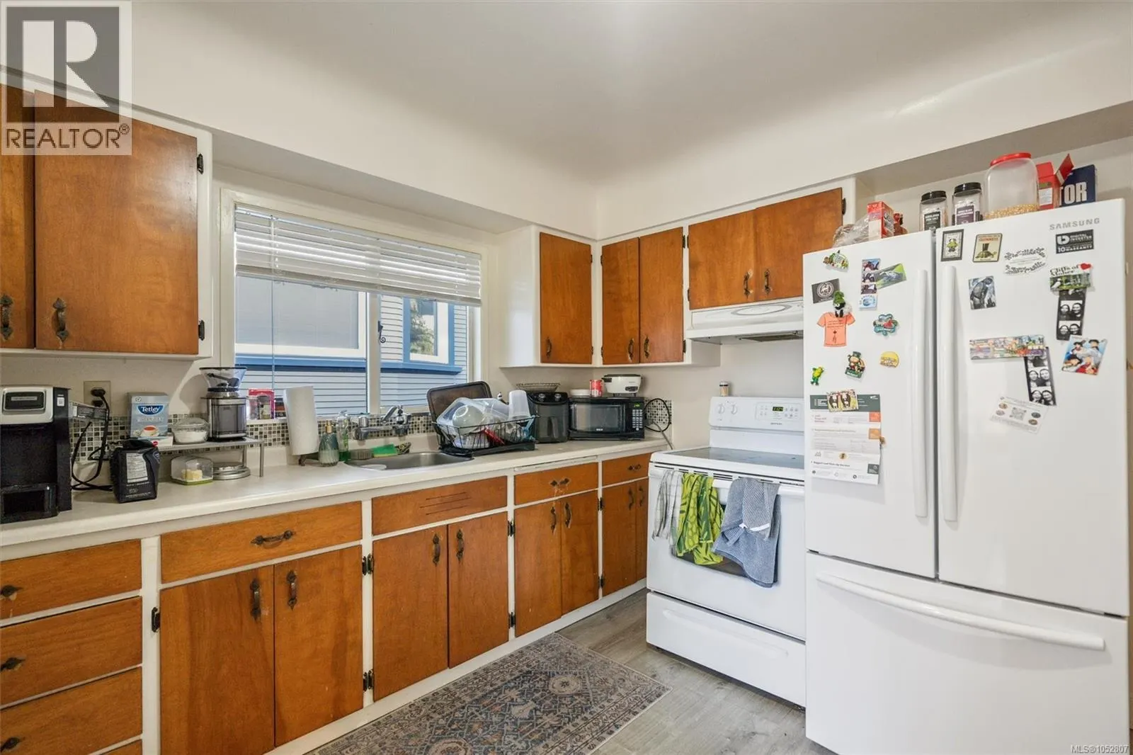 546-548 Linden Ave