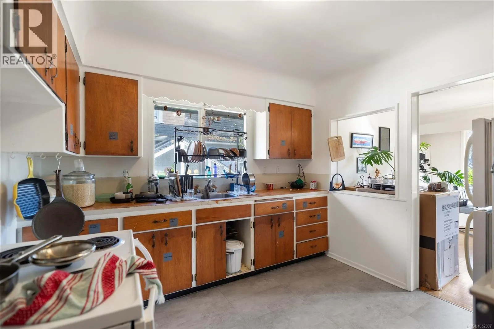 546-548 Linden Ave