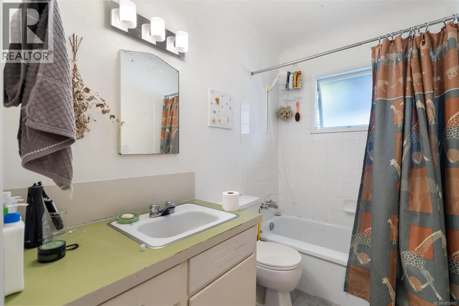 546-548 Linden Ave