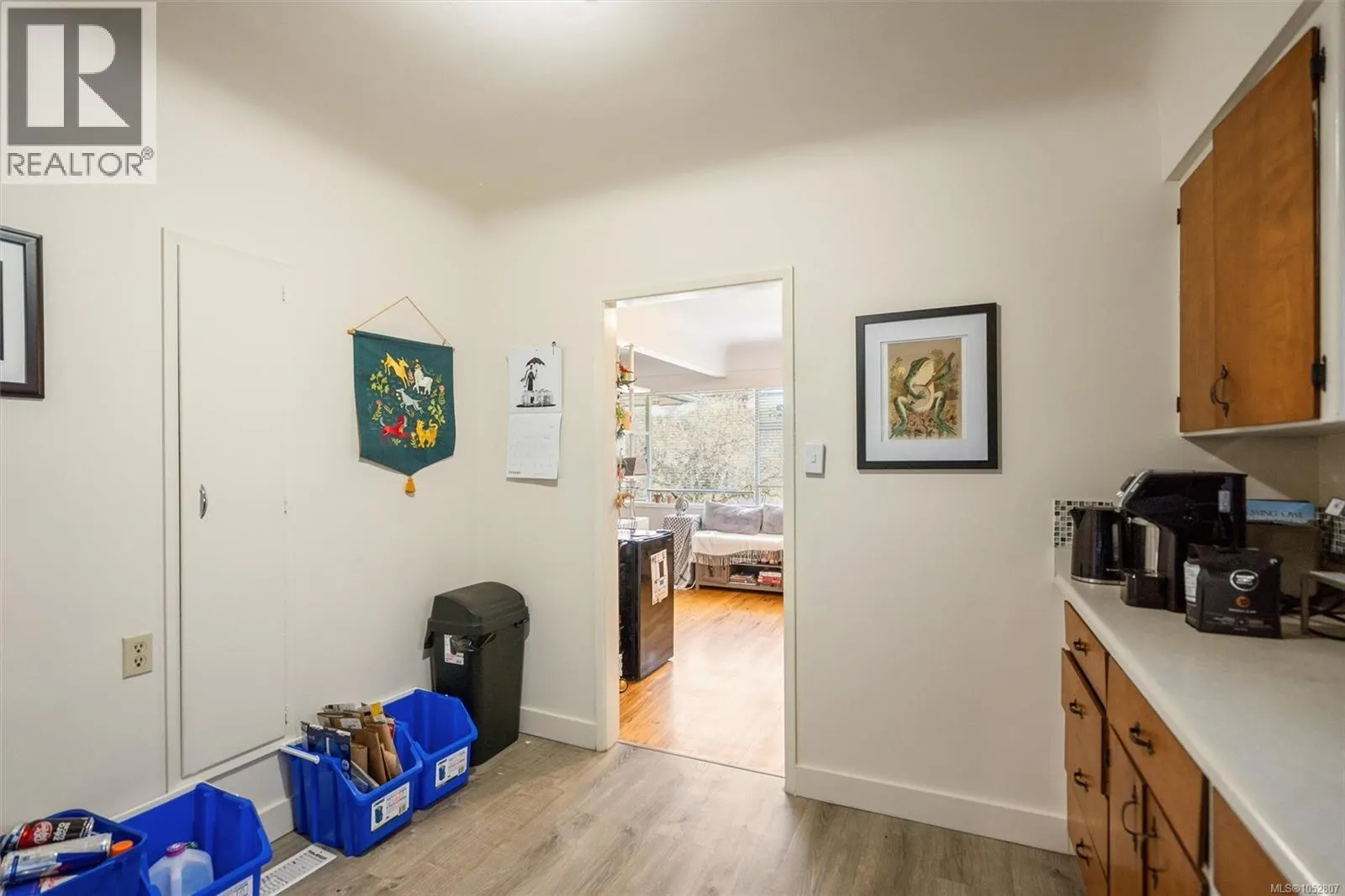 546-548 Linden Ave