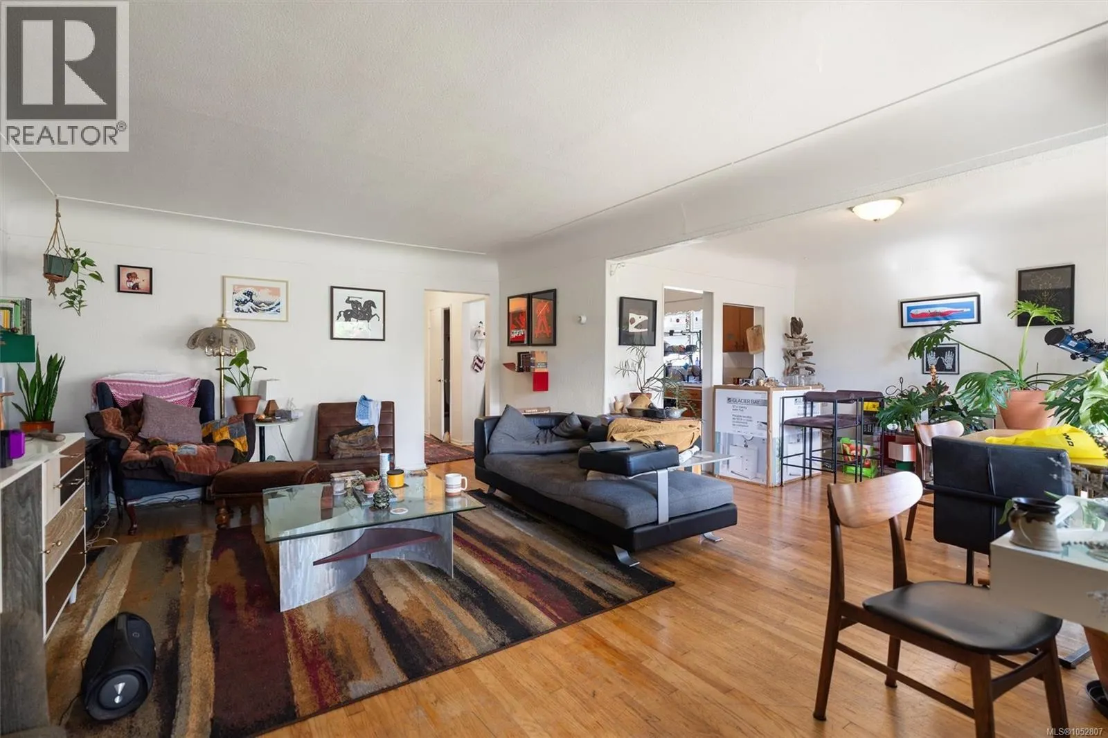 546-548 Linden Ave