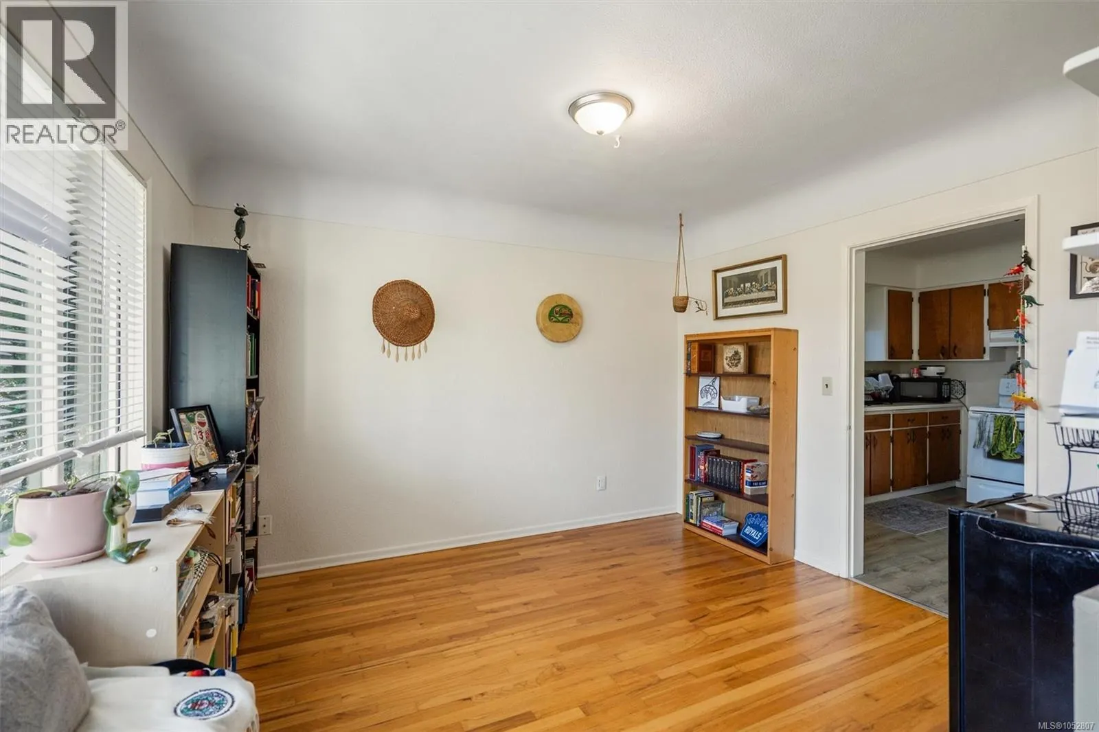 546-548 Linden Ave