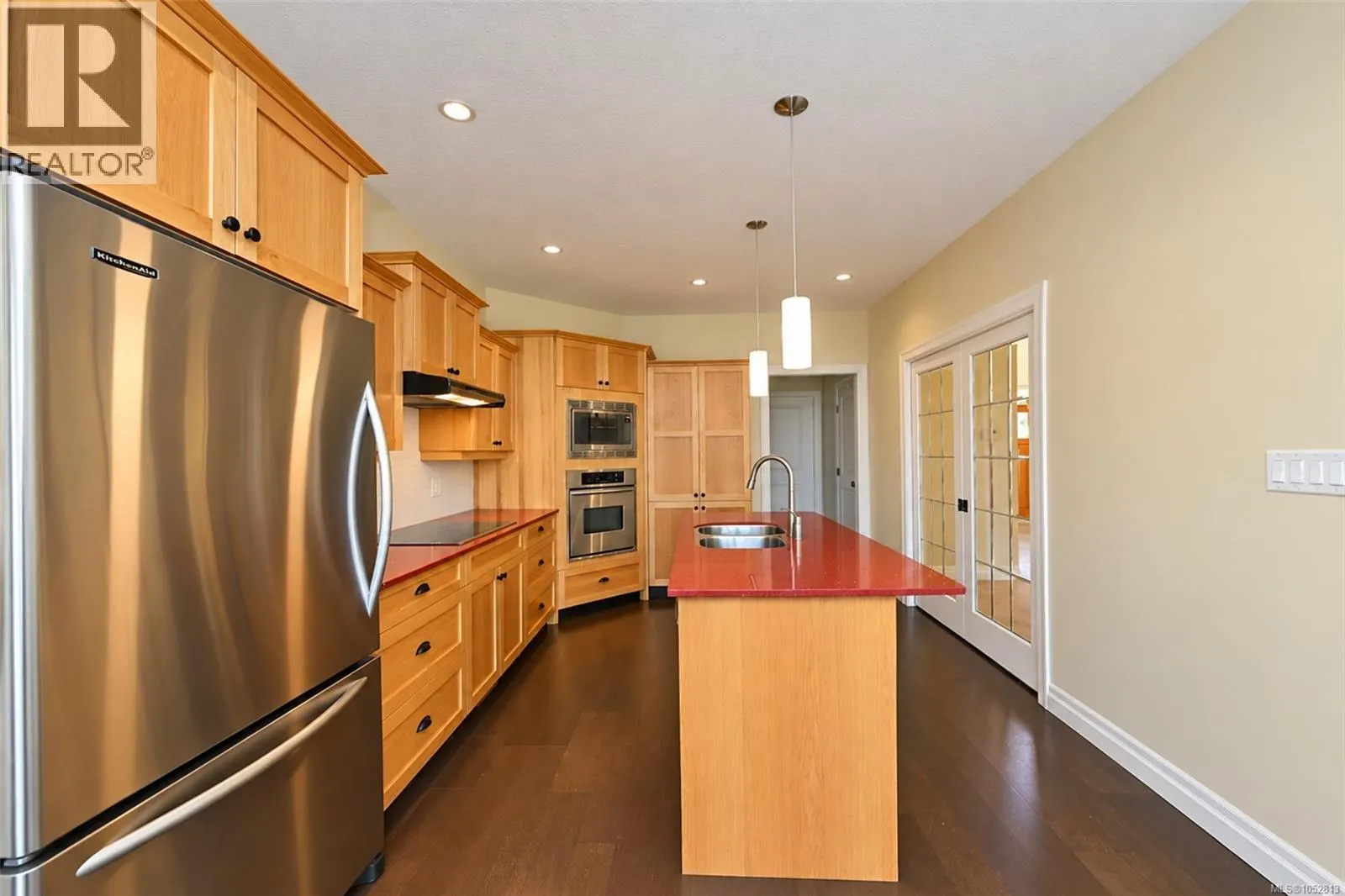 6086 Sterling Dr
