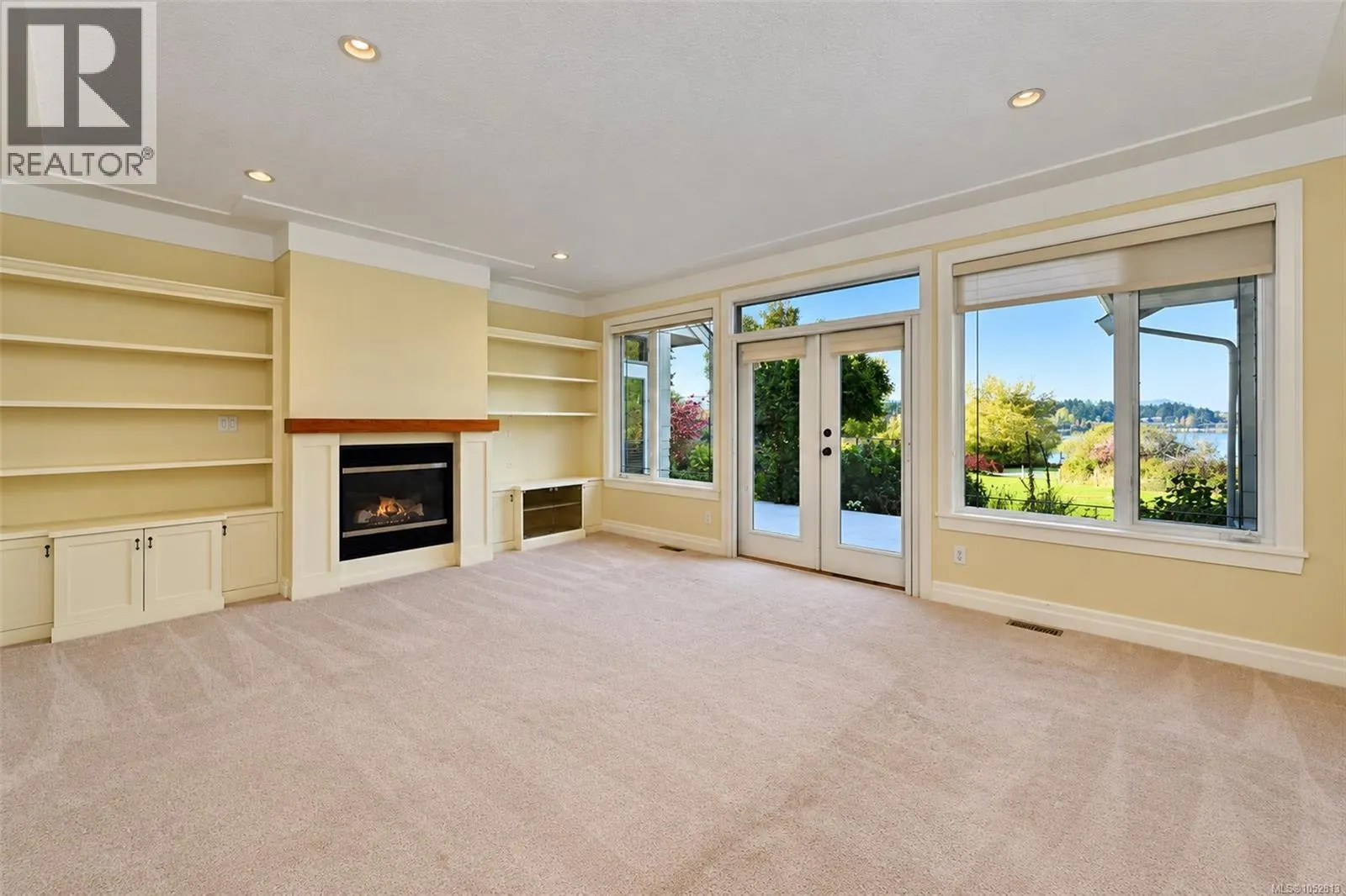 6086 Sterling Dr