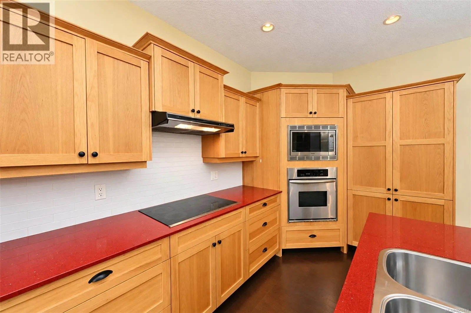 6086 Sterling Dr