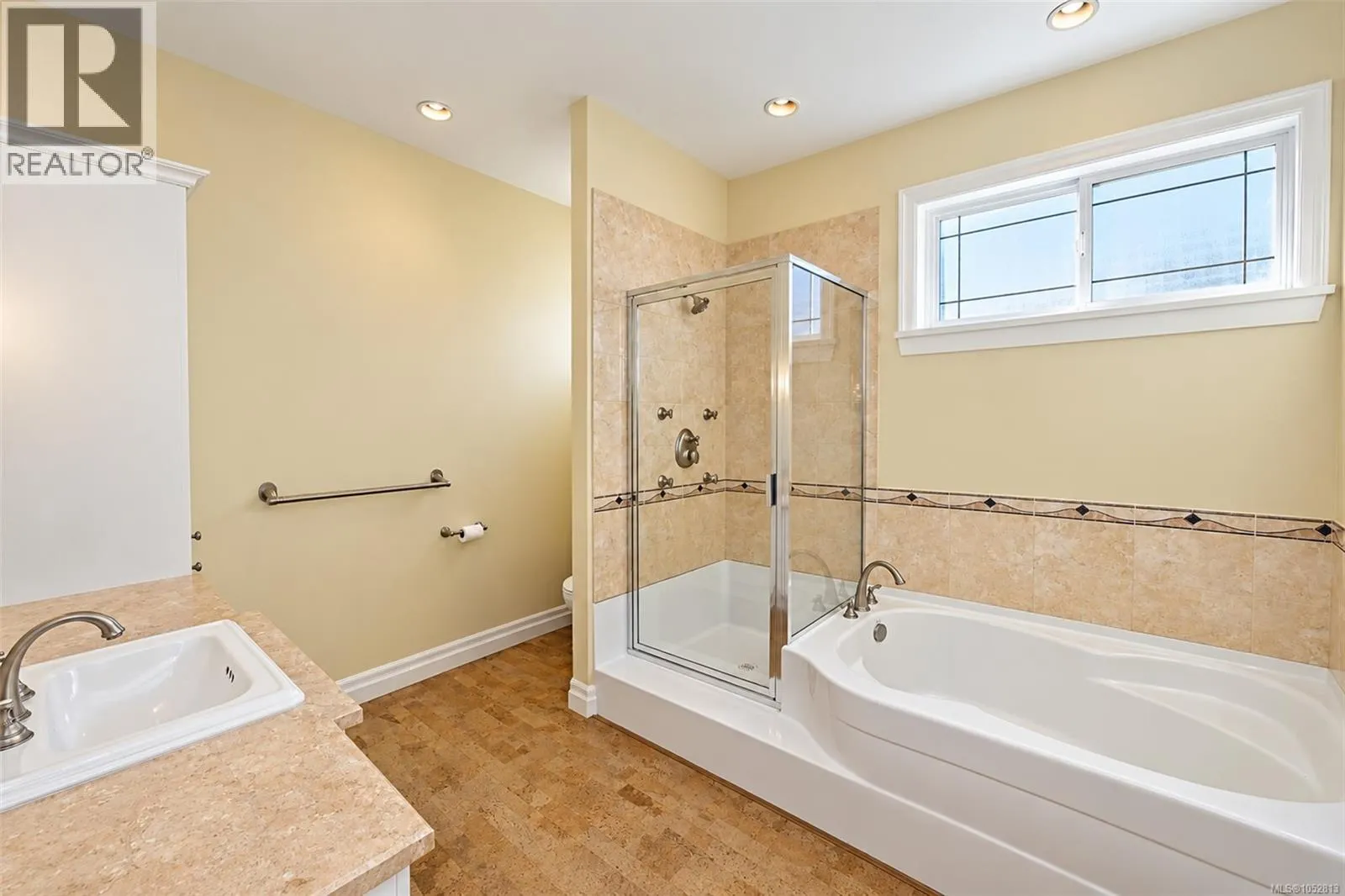 6086 Sterling Dr