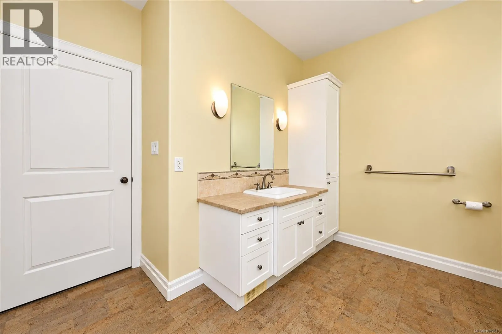 6086 Sterling Dr