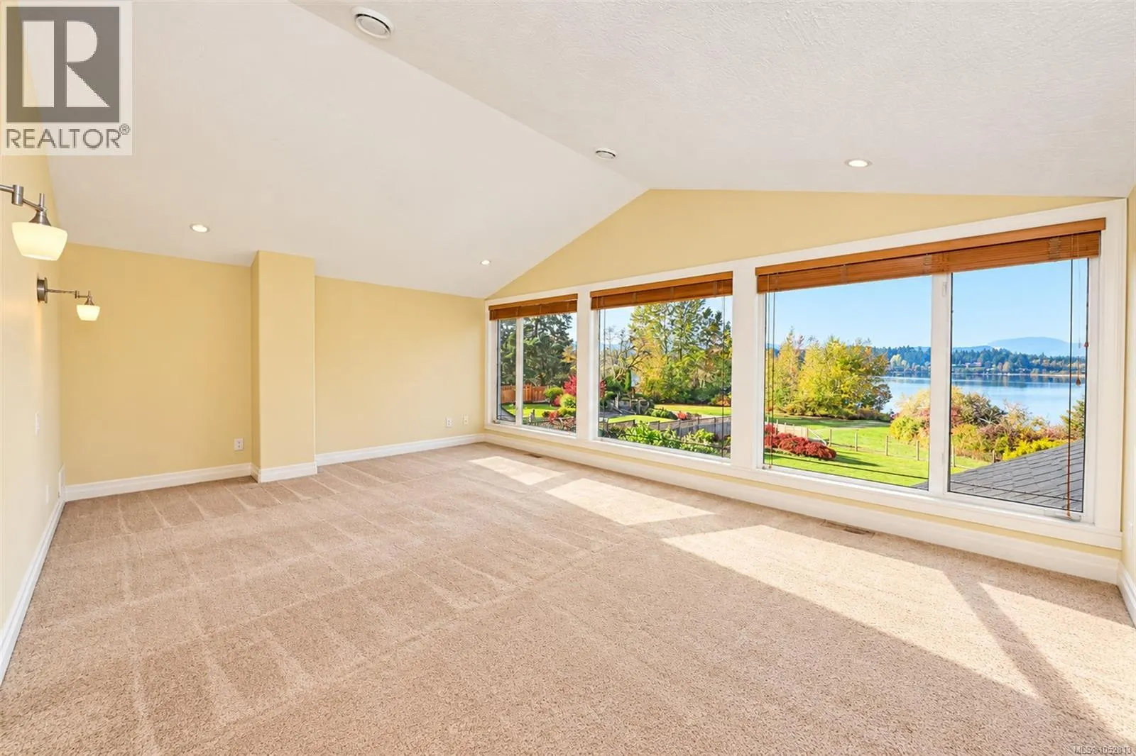 6086 Sterling Dr