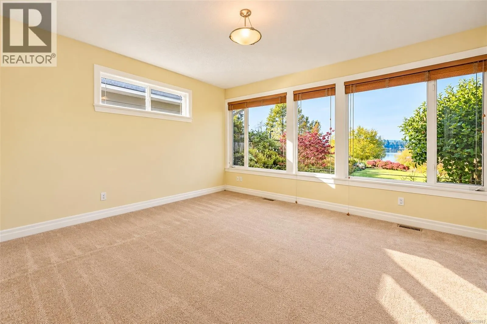 6086 Sterling Dr