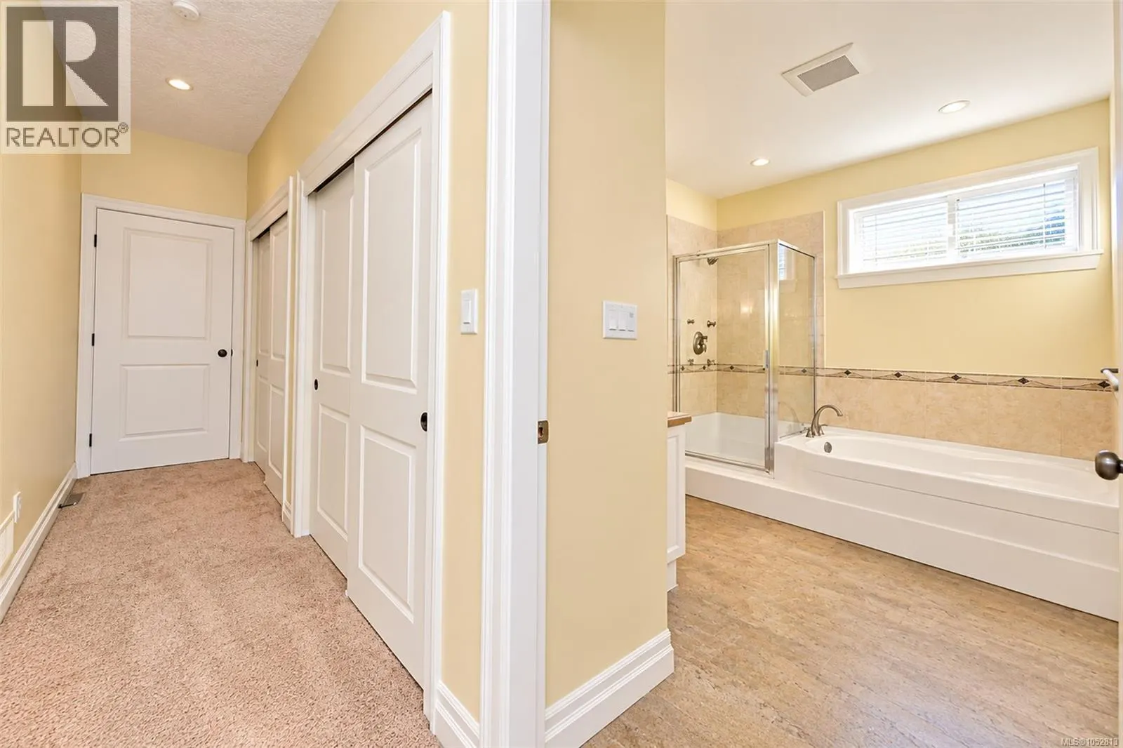 6086 Sterling Dr