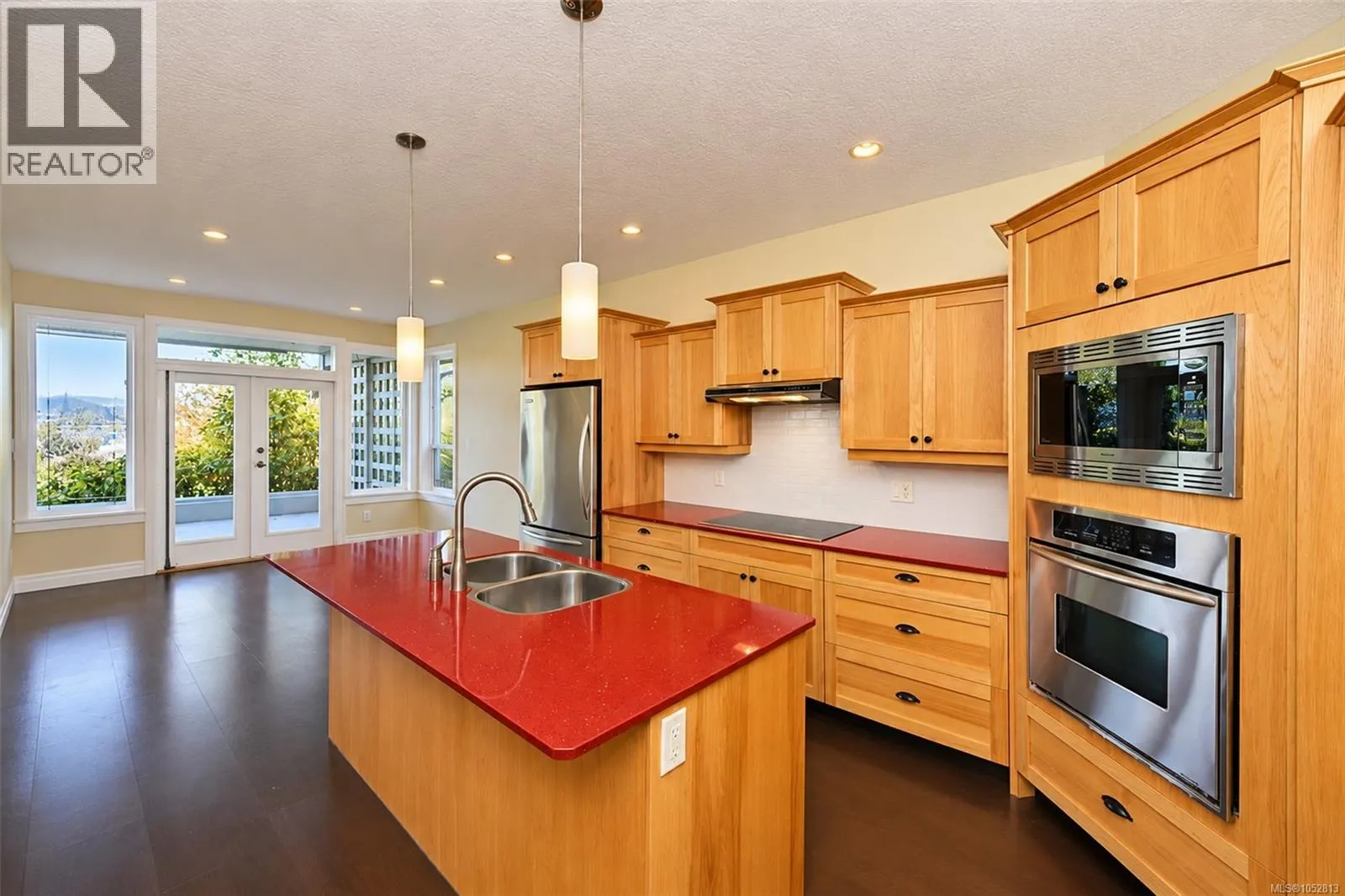 6086 Sterling Dr
