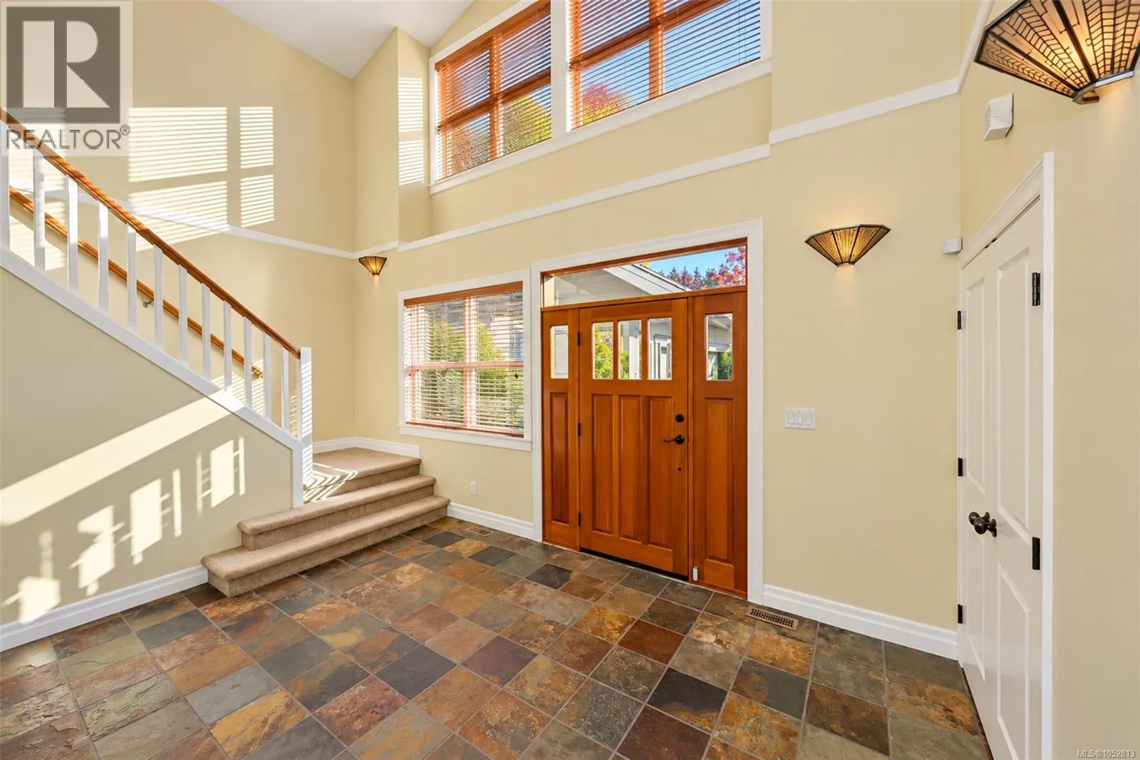 6086 Sterling Dr