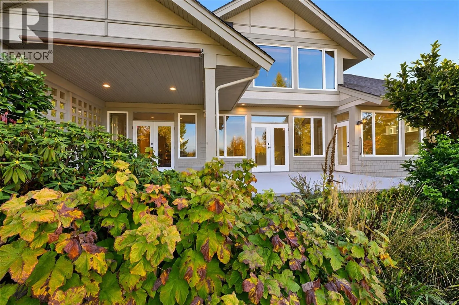 6086 Sterling Dr