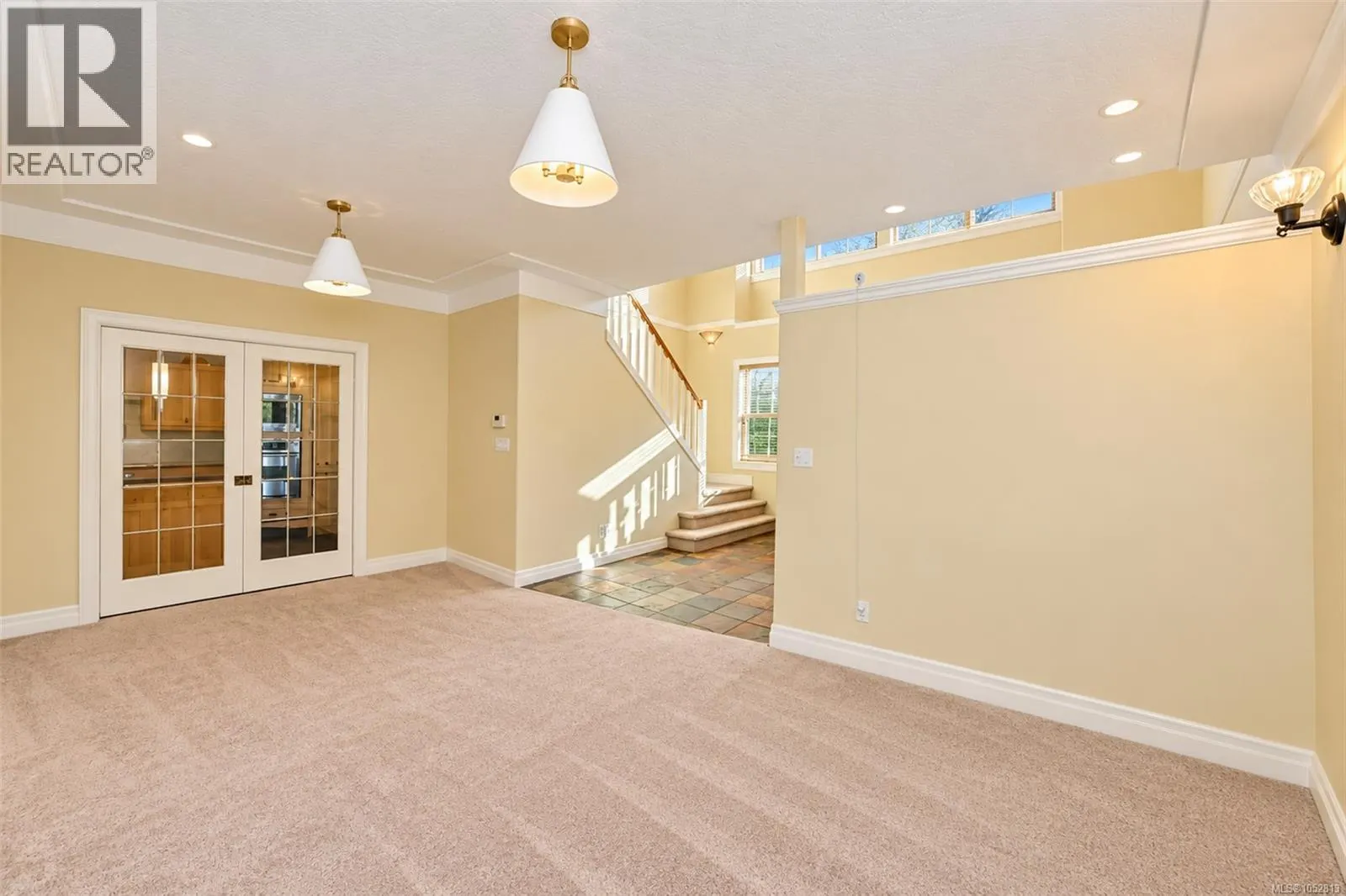 6086 Sterling Dr