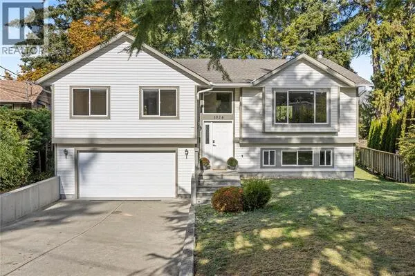 1024 Centre Cres