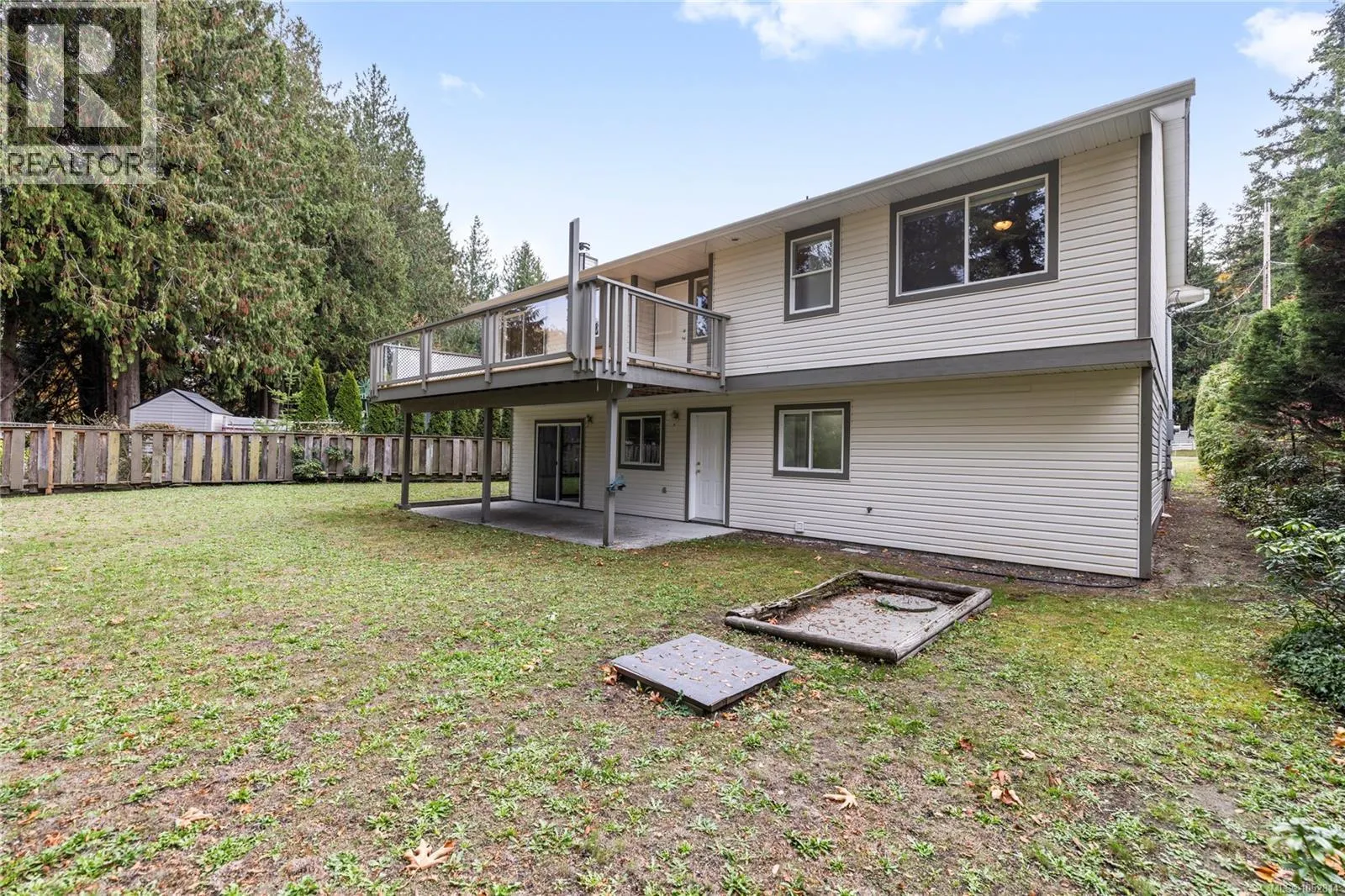 1024 Centre Cres