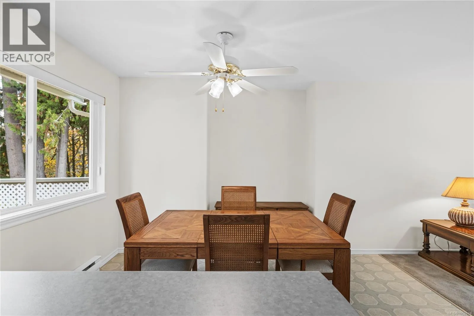 1024 Centre Cres
