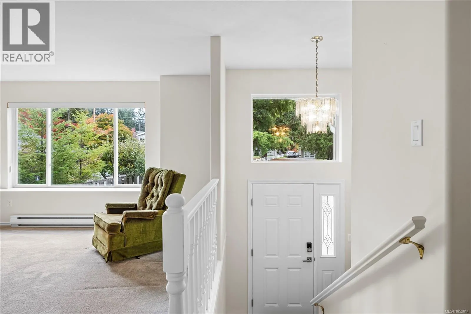 1024 Centre Cres