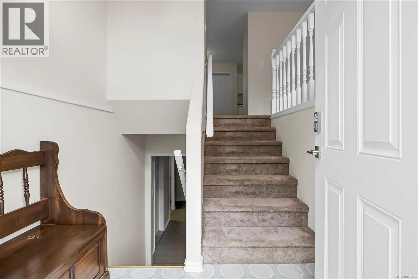 1024 Centre Cres