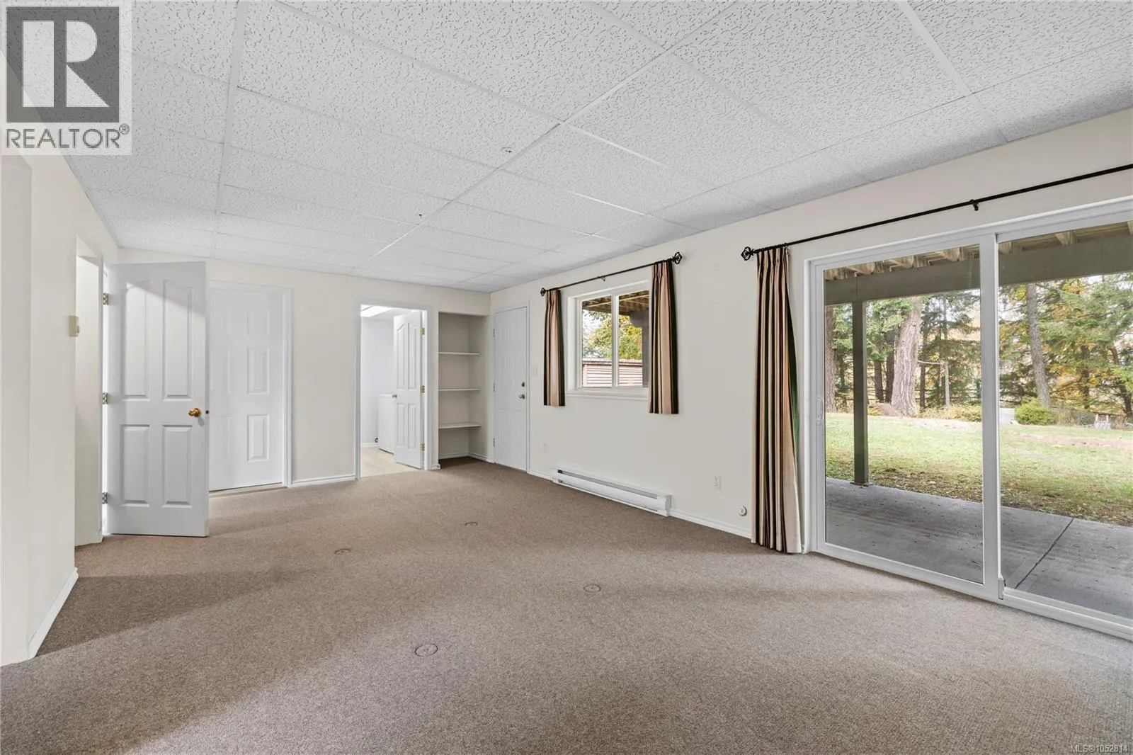 1024 Centre Cres