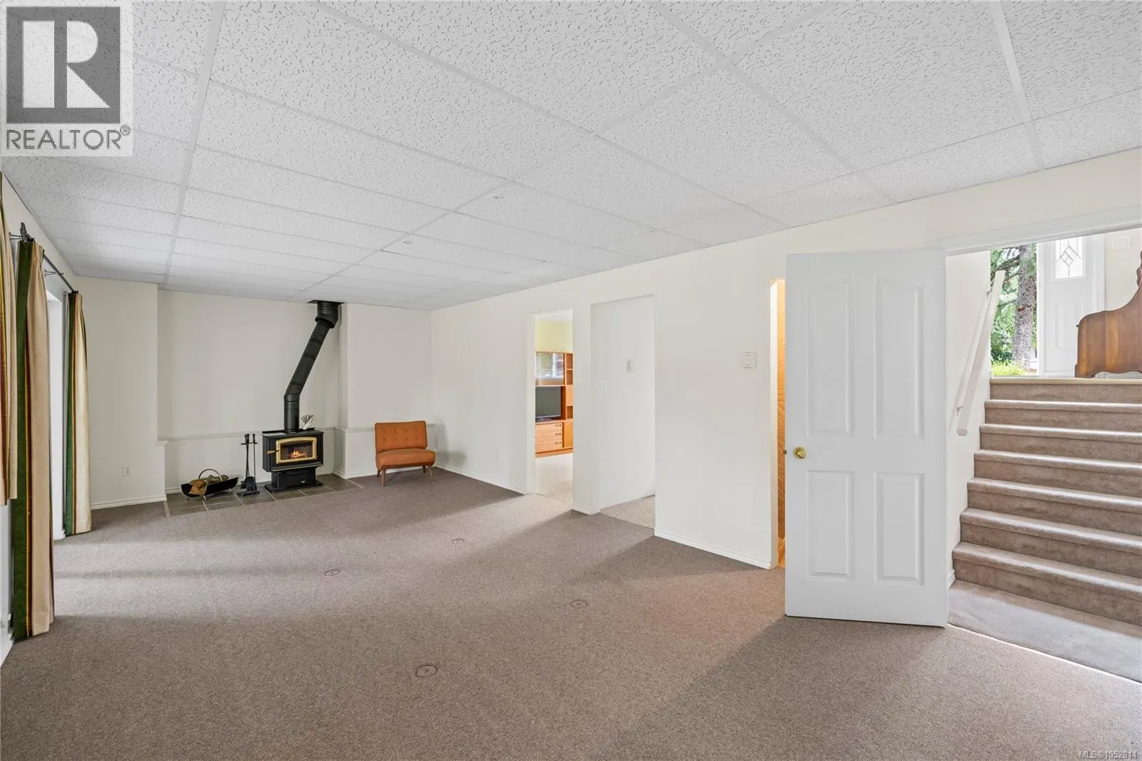 1024 Centre Cres
