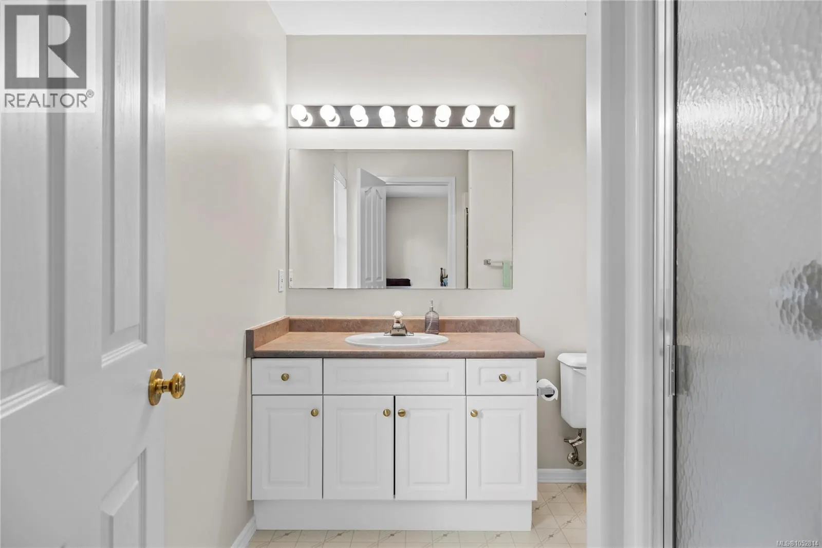 1024 Centre Cres