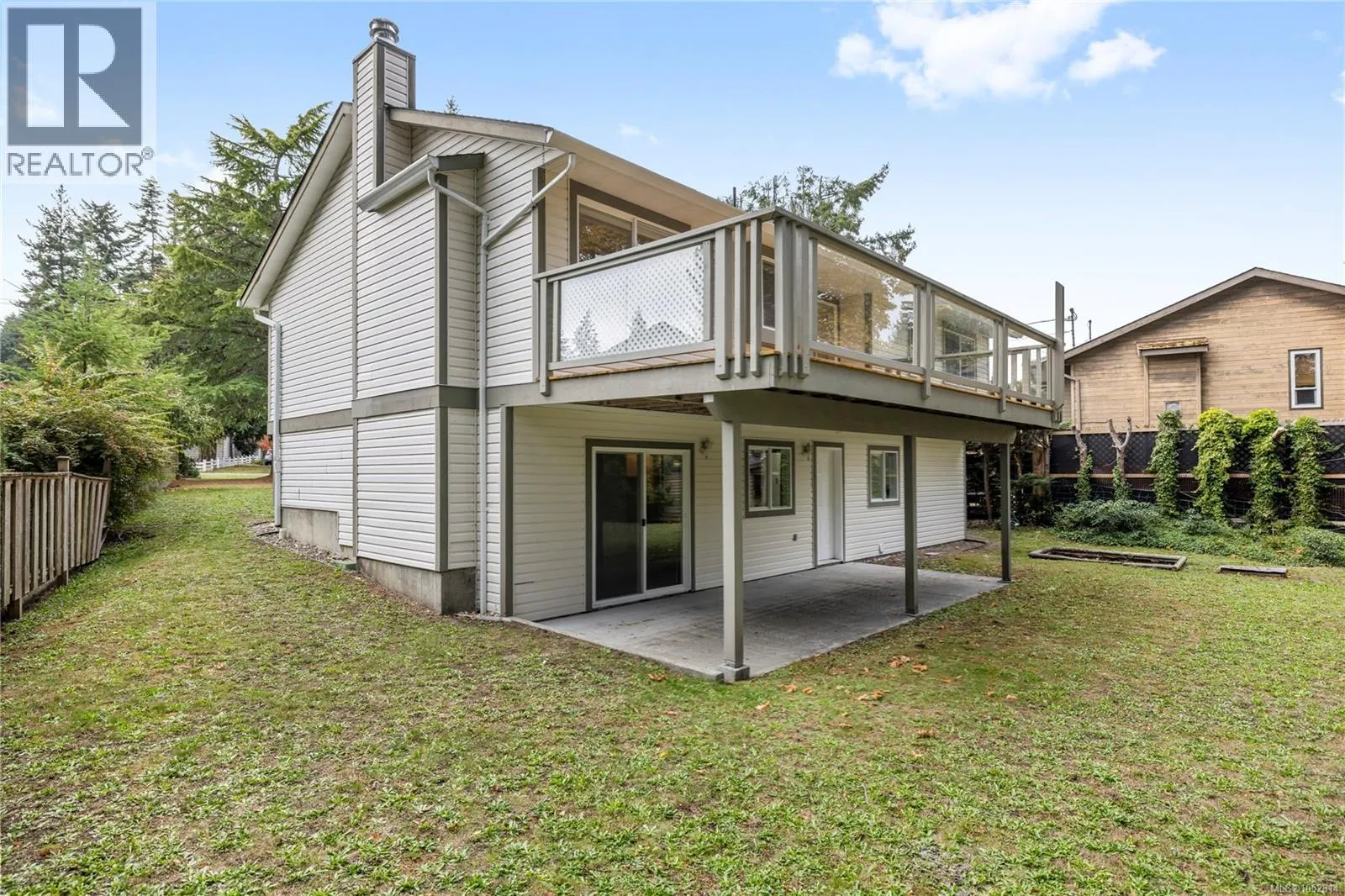 1024 Centre Cres