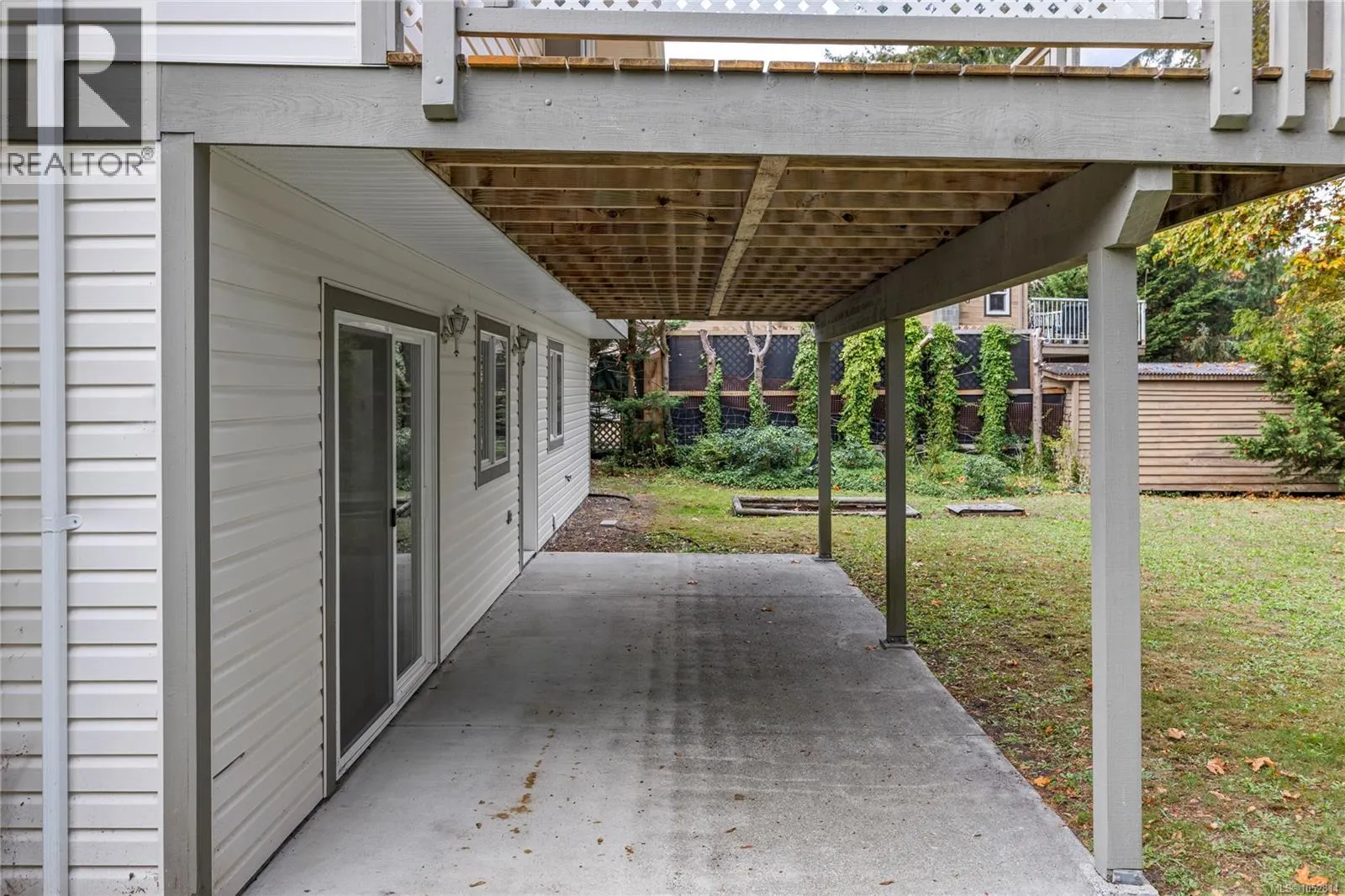 1024 Centre Cres
