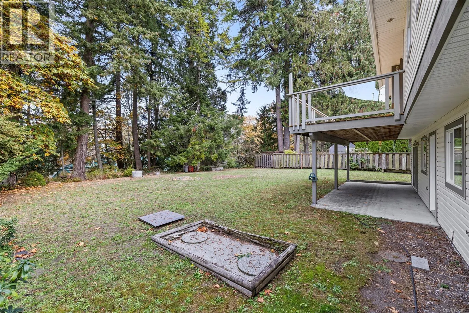 1024 Centre Cres