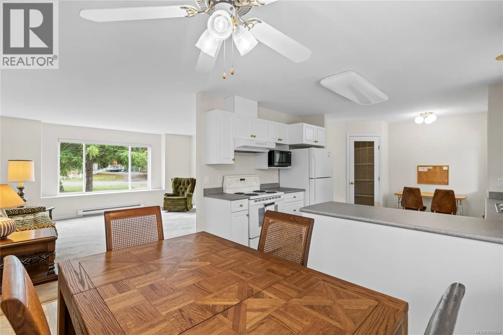 1024 Centre Cres
