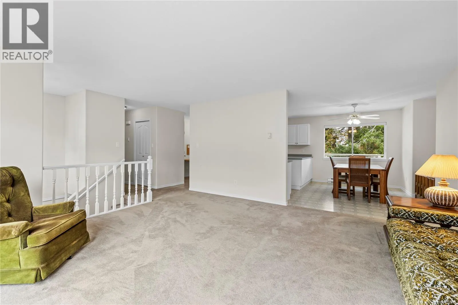 1024 Centre Cres