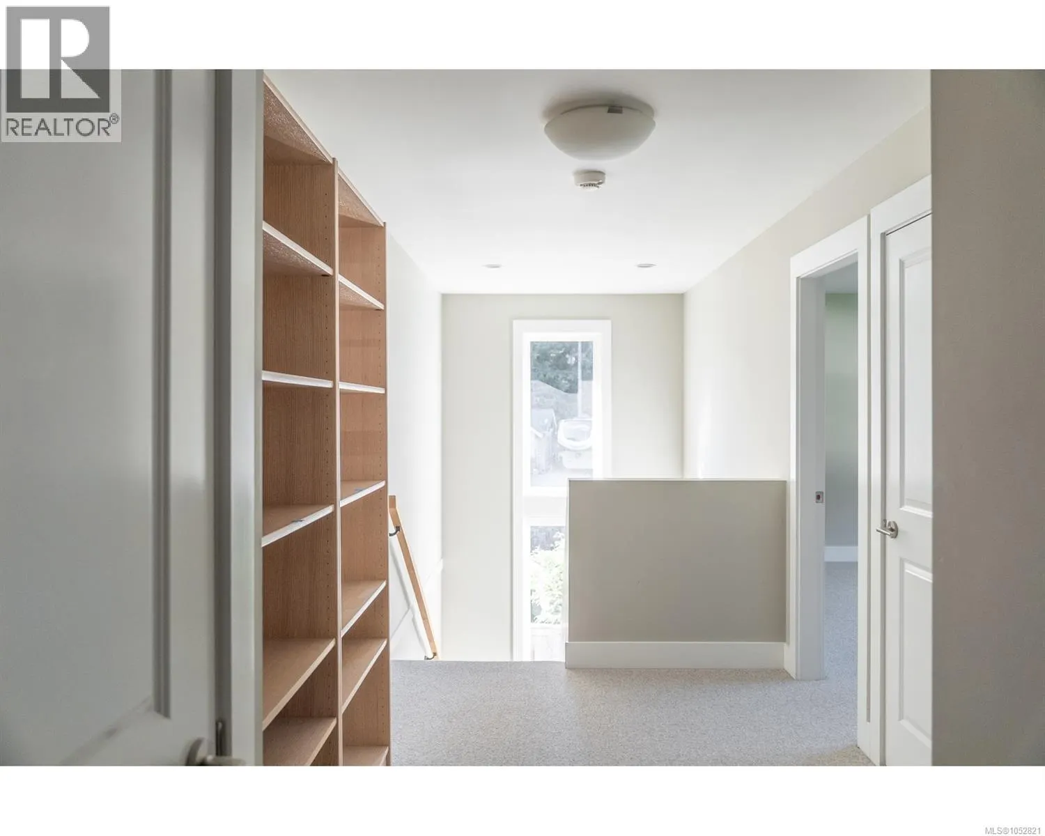 300 Sunningdale Rd E