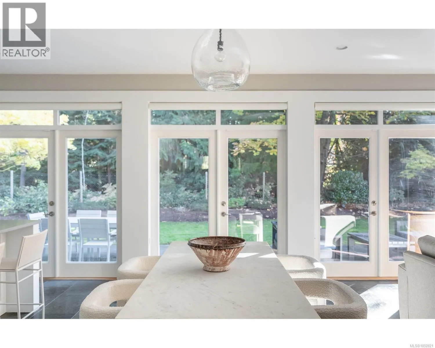 300 Sunningdale Rd E