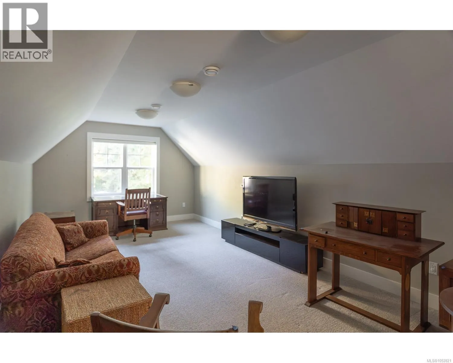 300 Sunningdale Rd E
