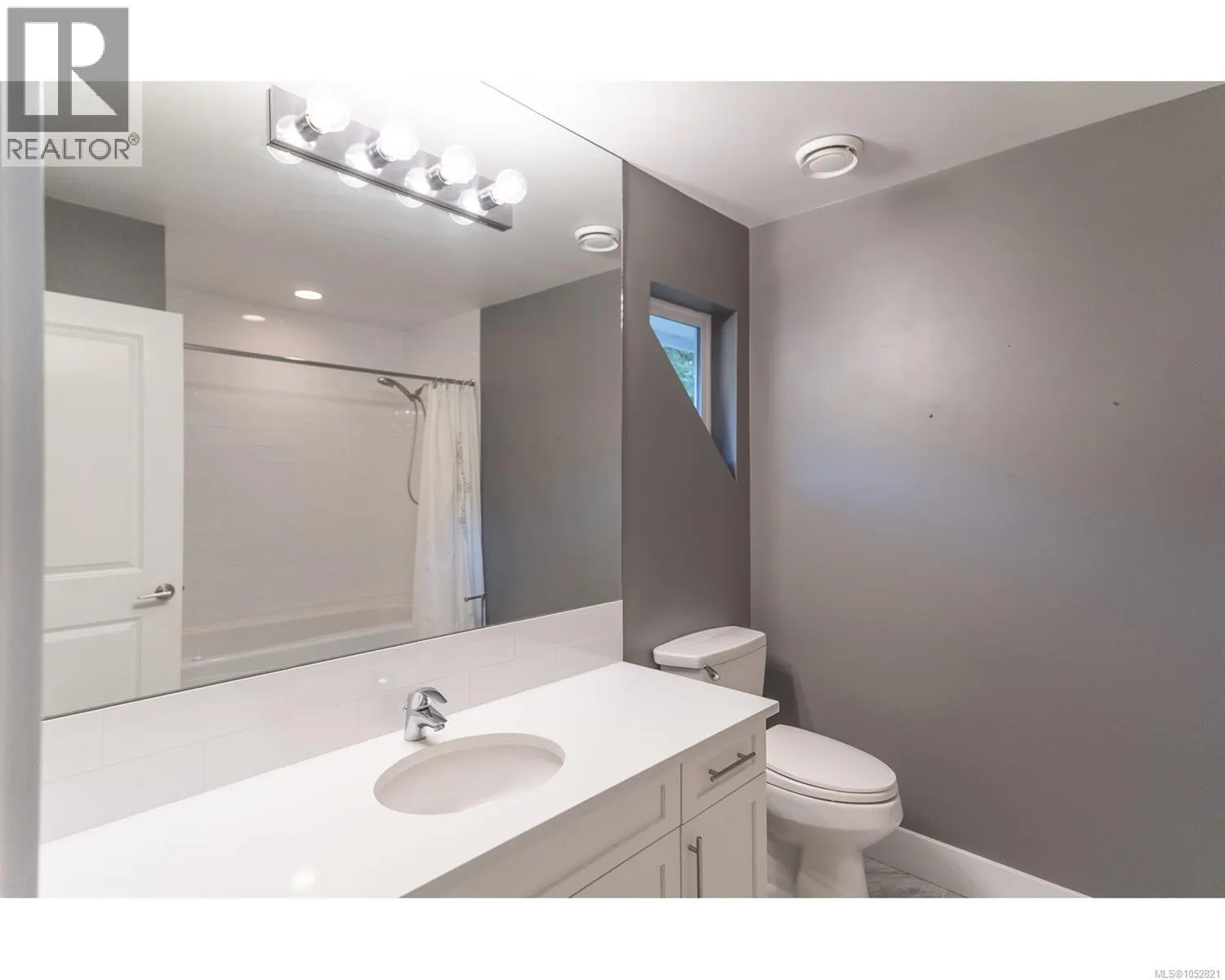 300 Sunningdale Rd E