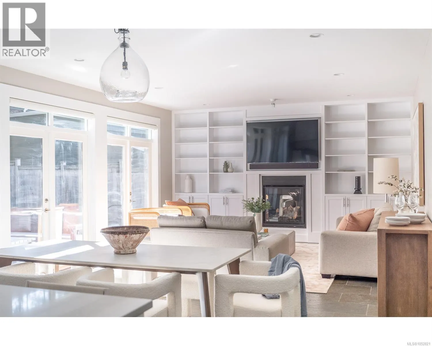 300 Sunningdale Rd E