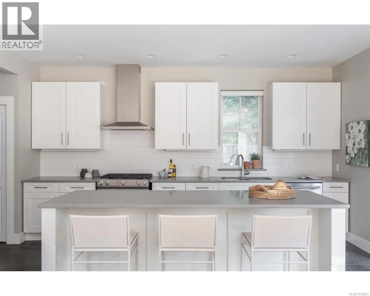 300 Sunningdale Rd E