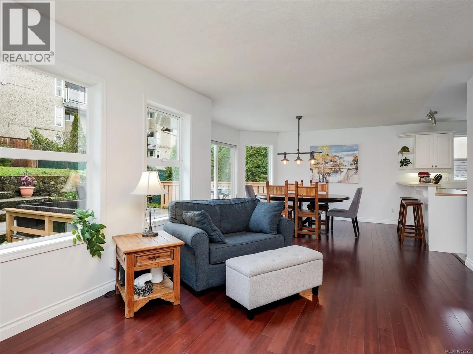 2727 Grosvenor Rd