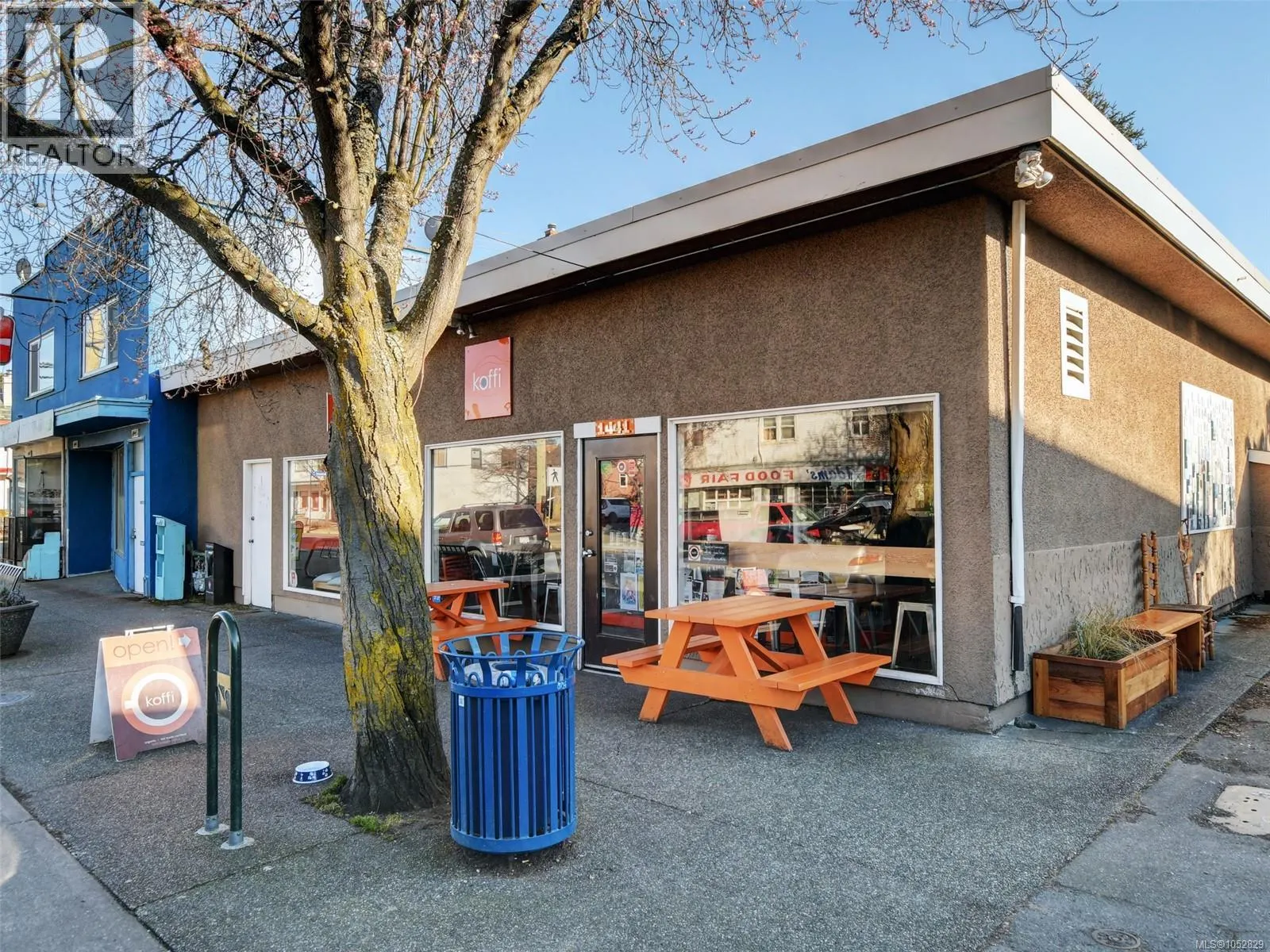2727 Grosvenor Rd