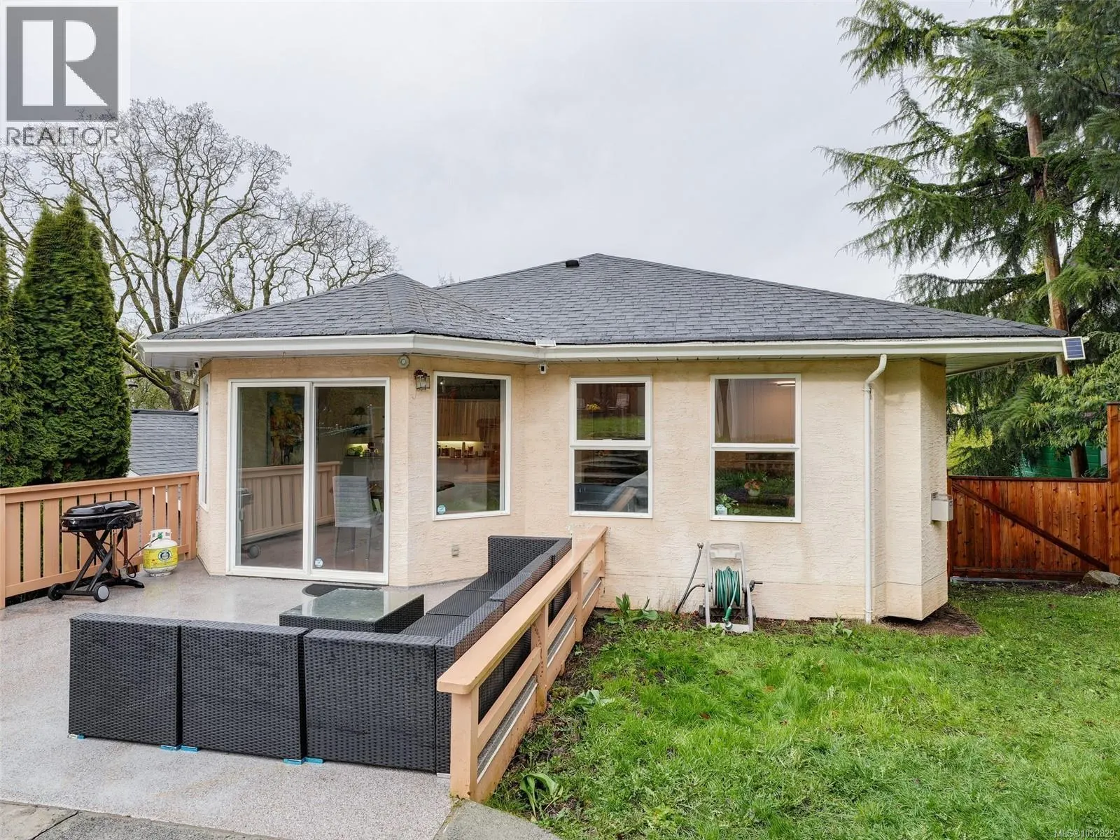 2727 Grosvenor Rd