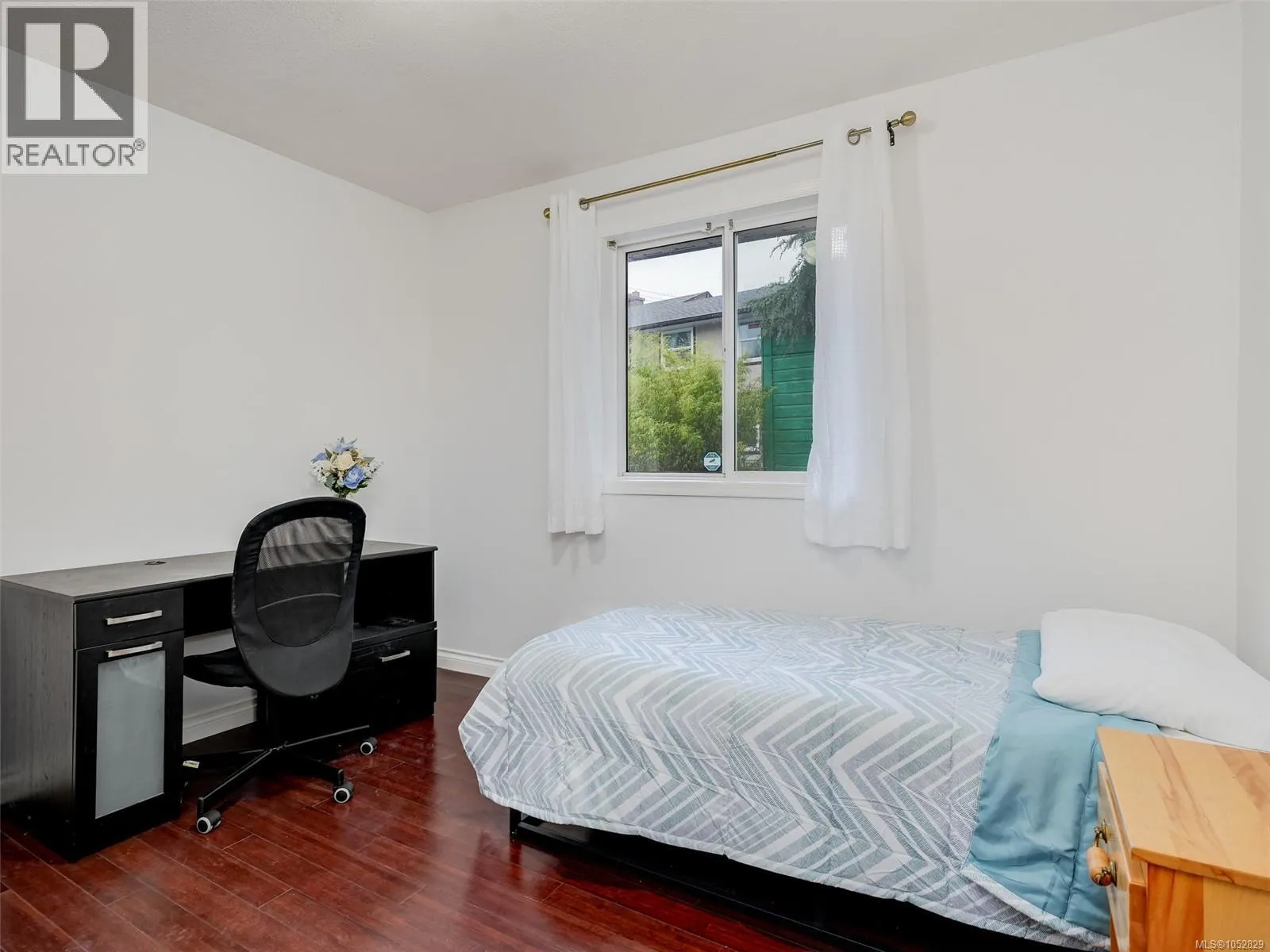 2727 Grosvenor Rd