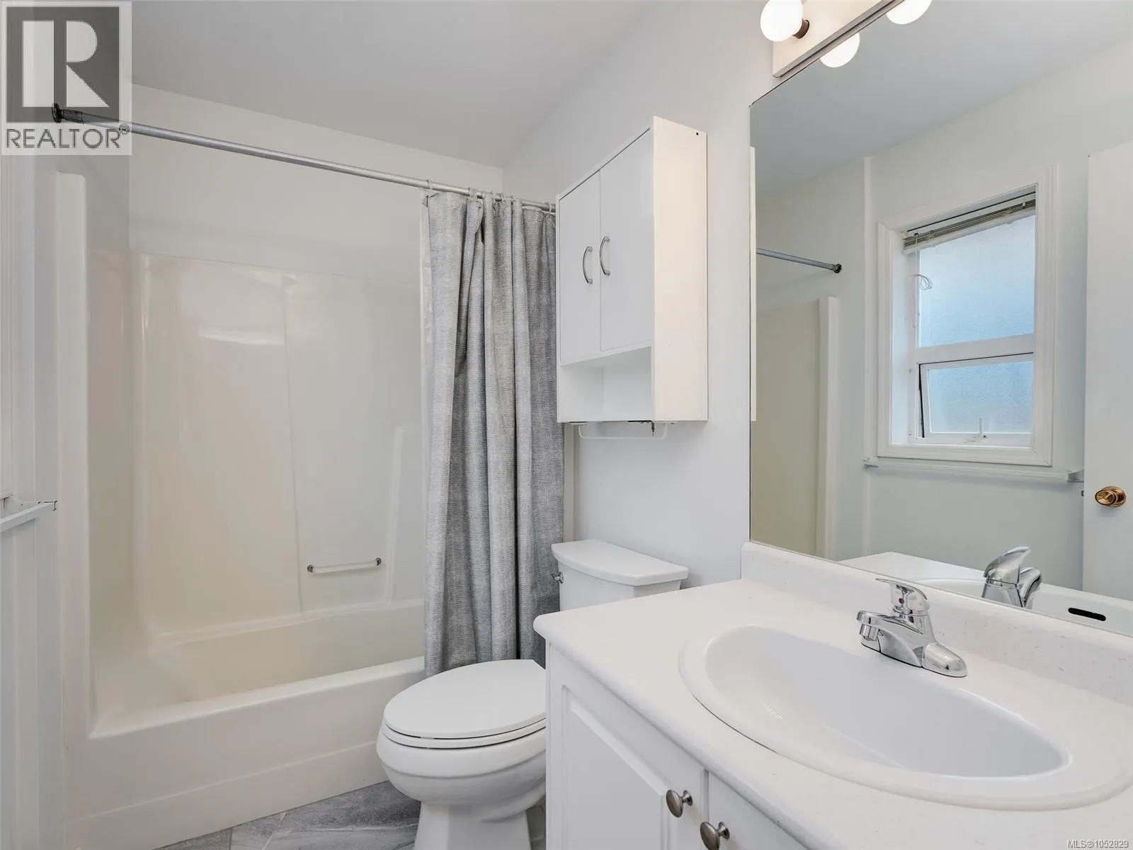 2727 Grosvenor Rd