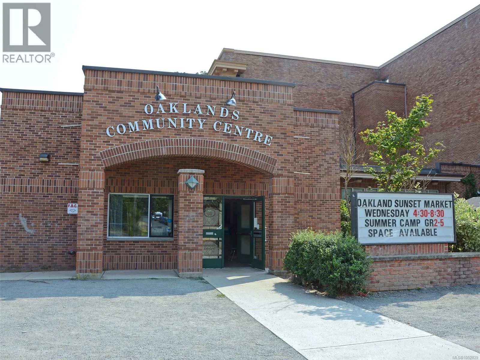 2727 Grosvenor Rd