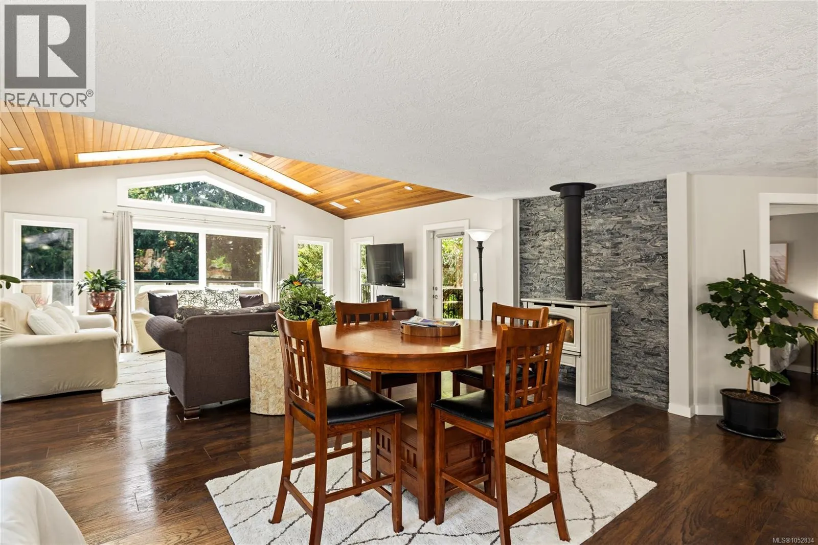 3061 Renfrew Rd