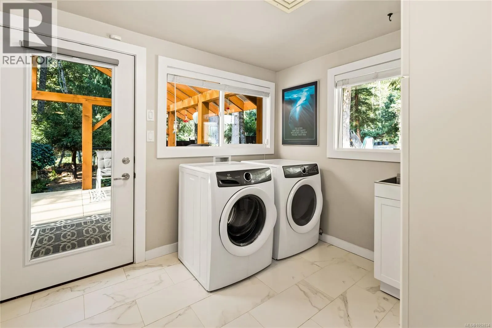 3061 Renfrew Rd