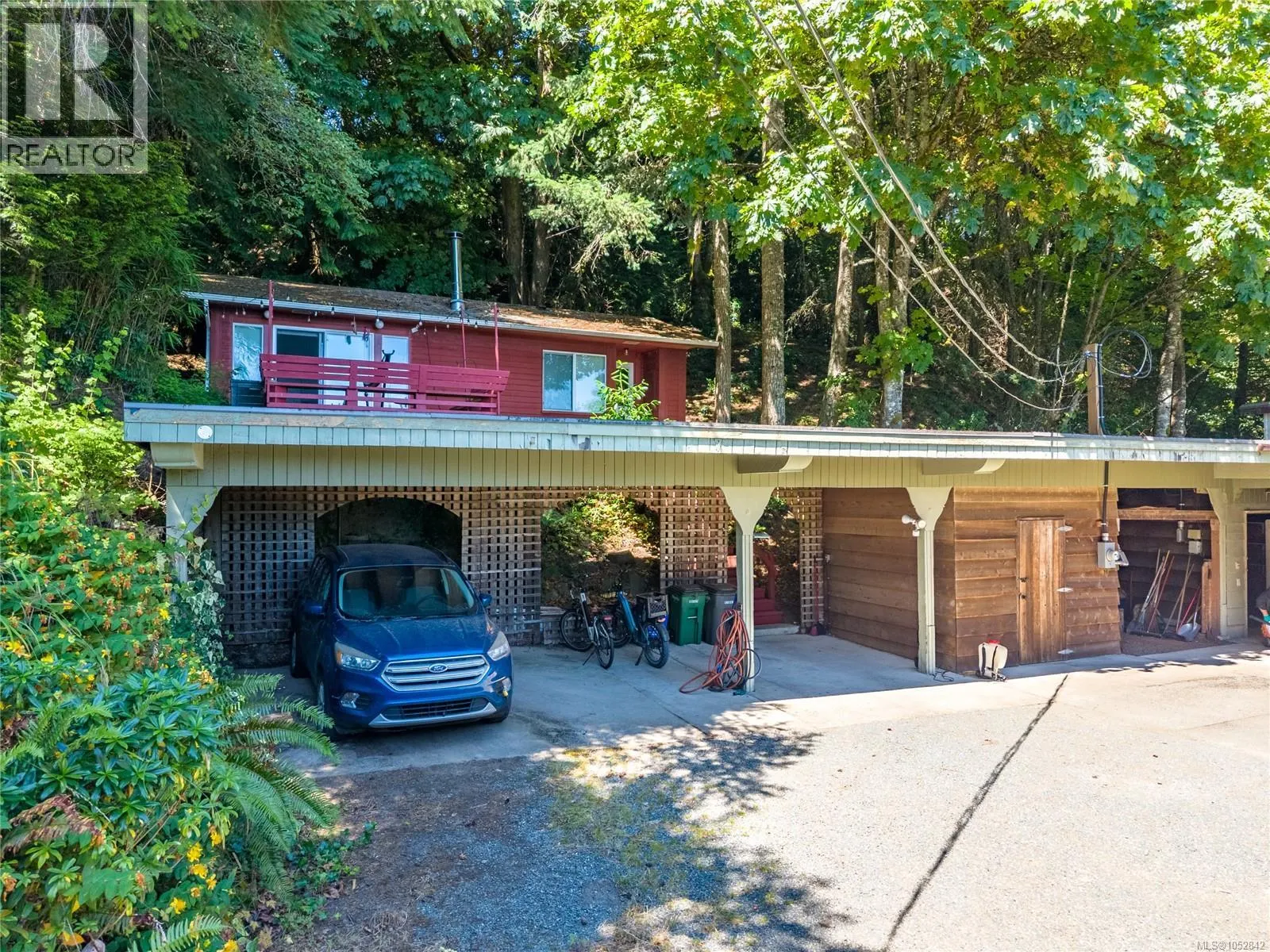 4916 Lochside Dr