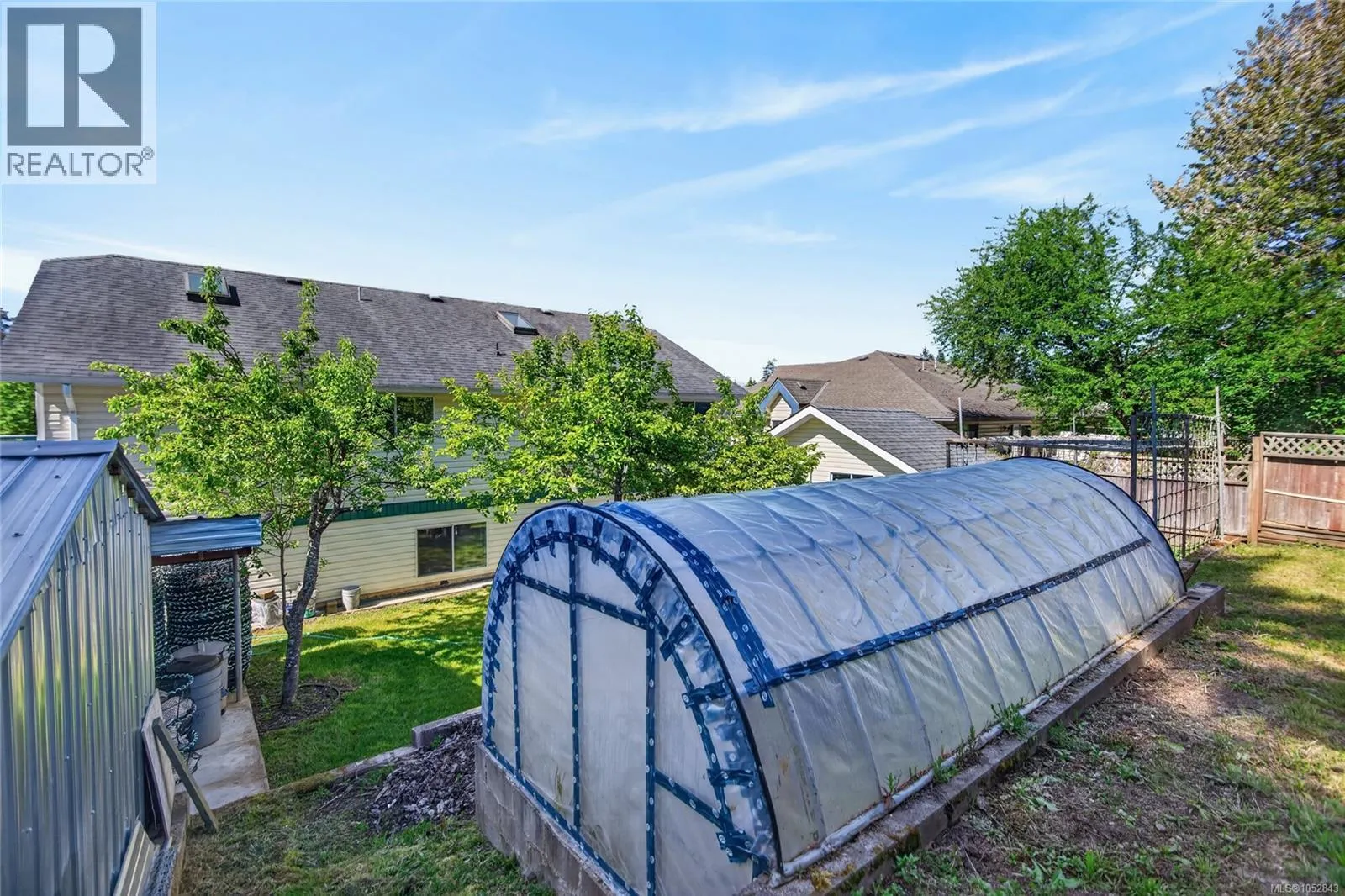365 Panorama Cres