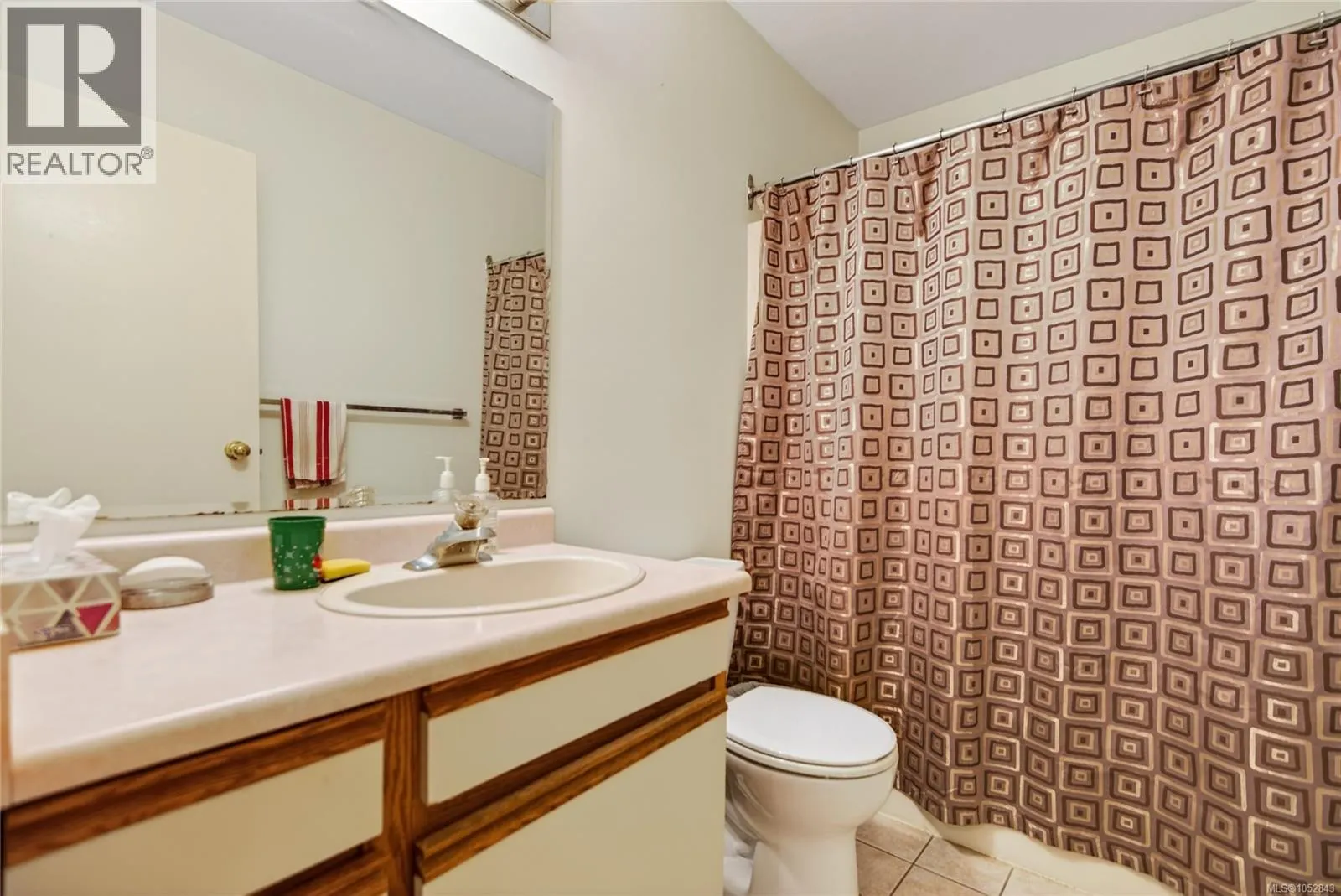365 Panorama Cres