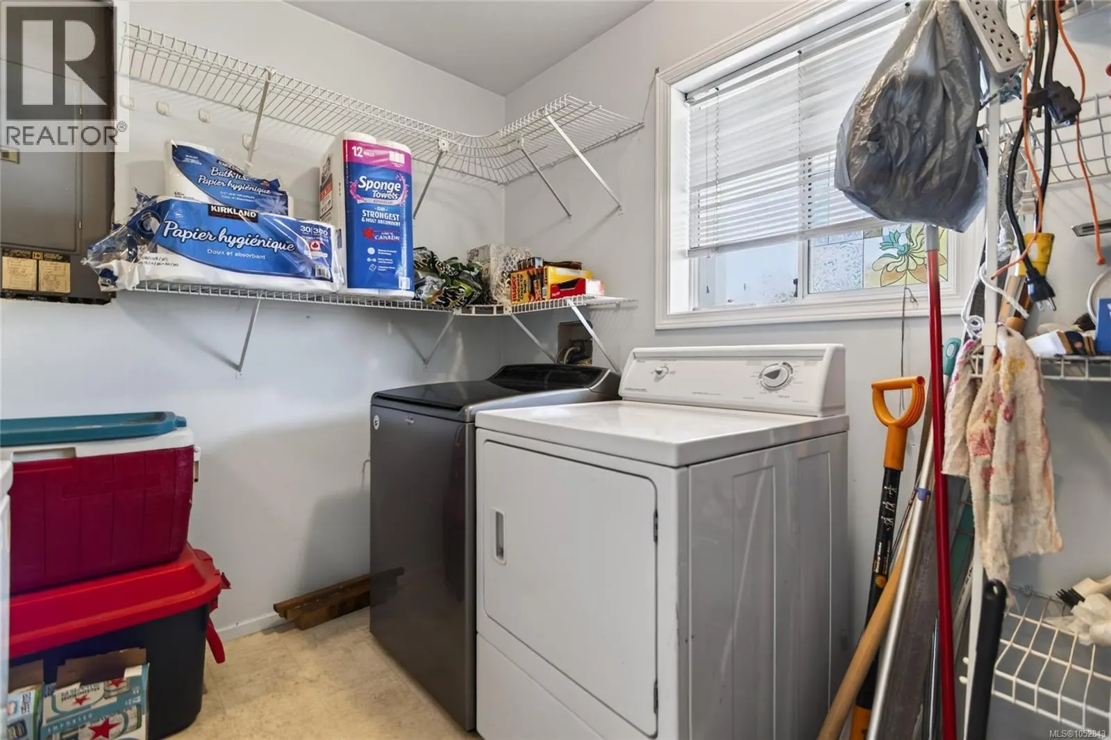 365 Panorama Cres